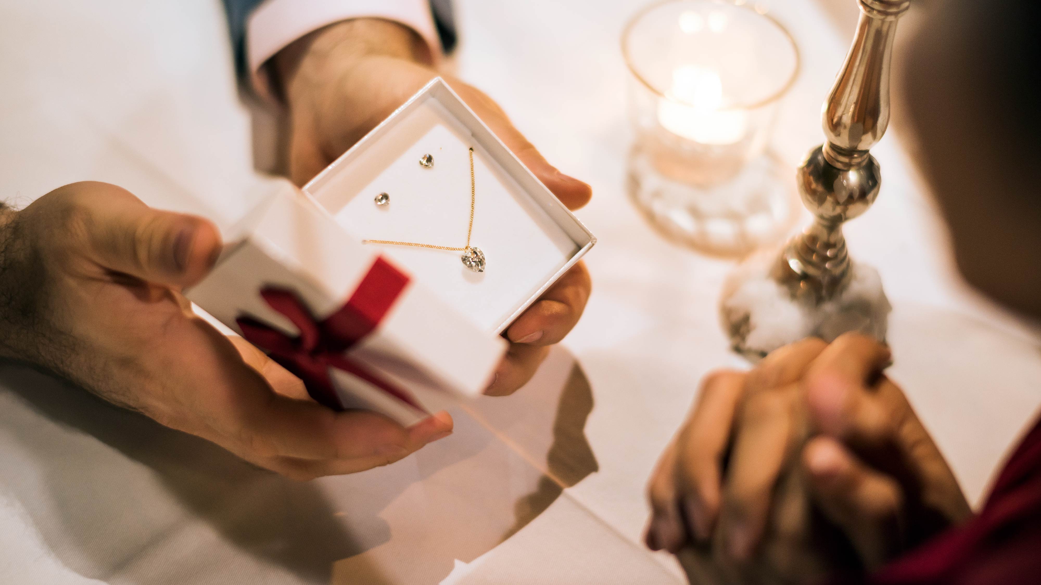 how to choose a wedding jewellery