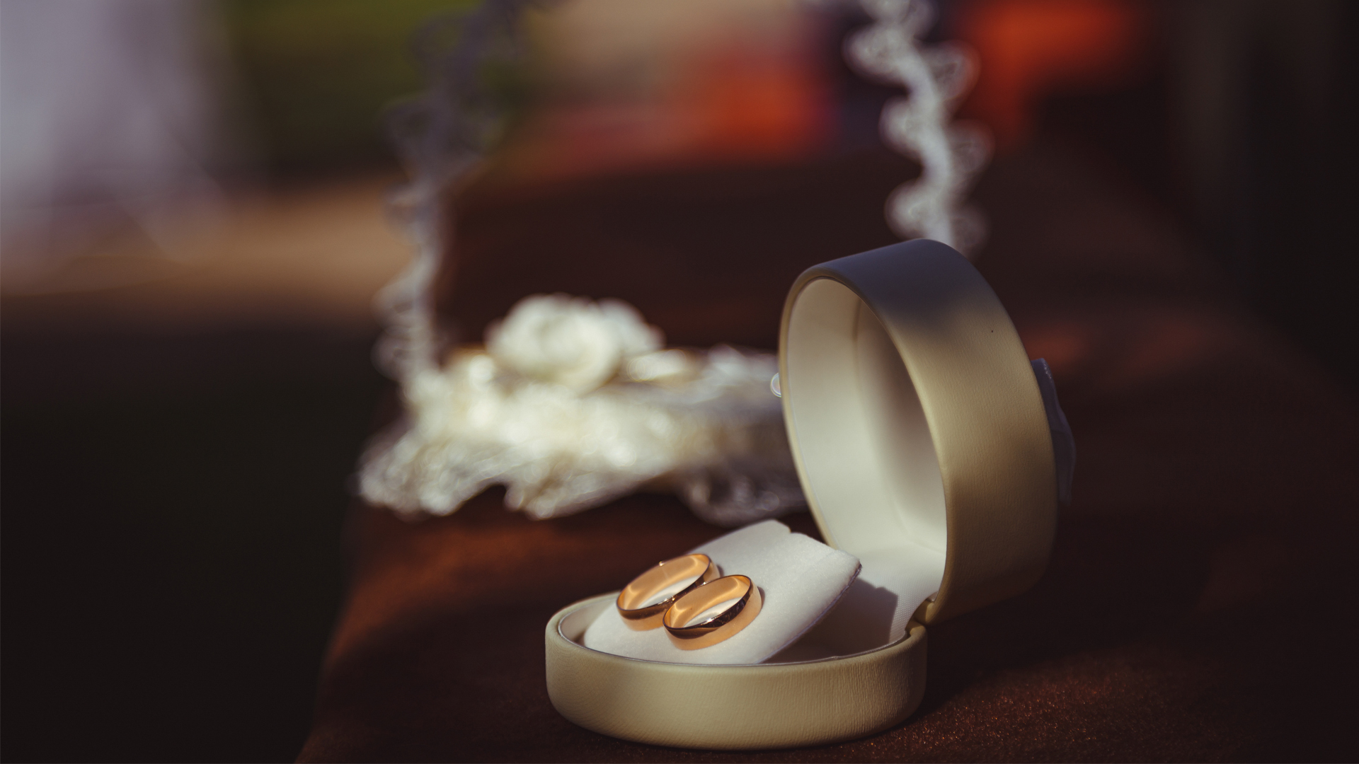 where to buy wedding rings in dubai